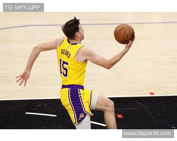 里夫斯自豪成为NBA历史首位助攻父子空接的球员这一成就意义非凡